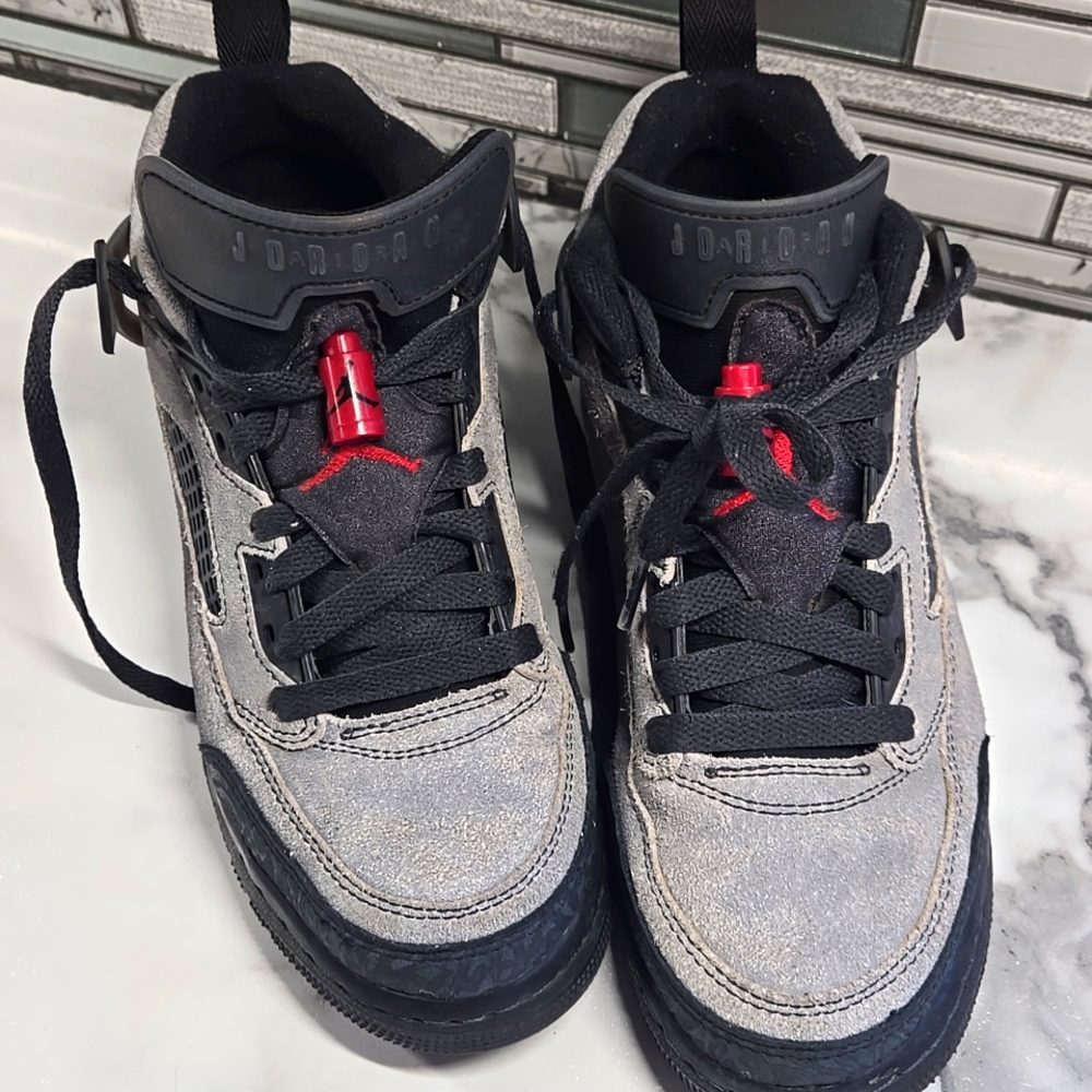 Jordan Spizike Low